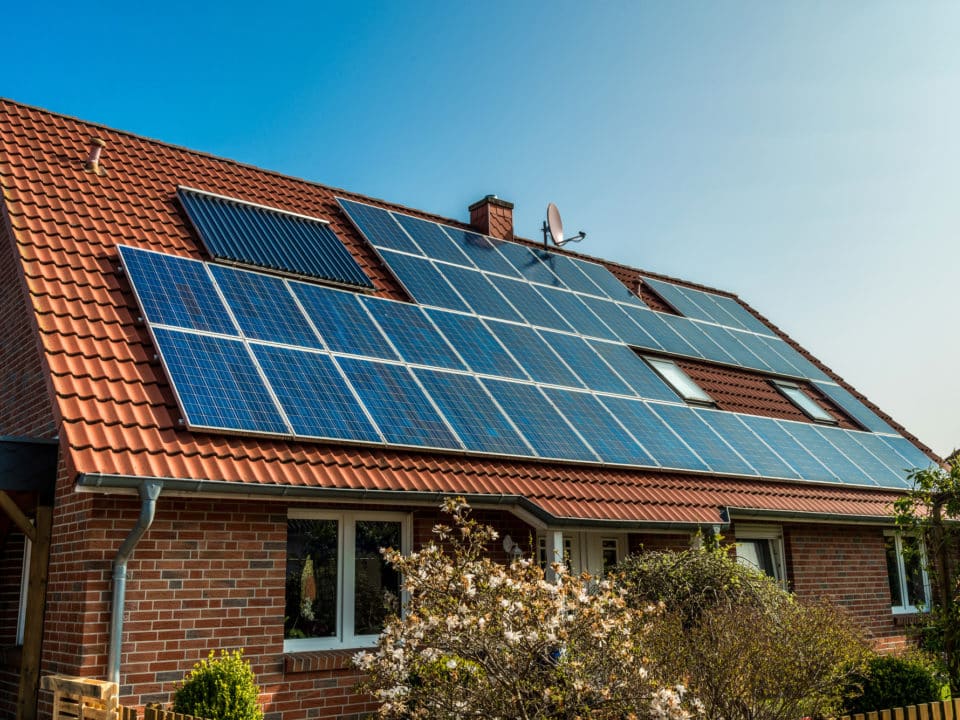 Einfamilienhaus Solaranlage 22kWp Batteriespeicher 10kWp