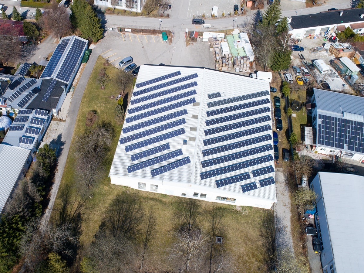 Produktionsfirma Photovoltaikanlage 128kWp Flachdach