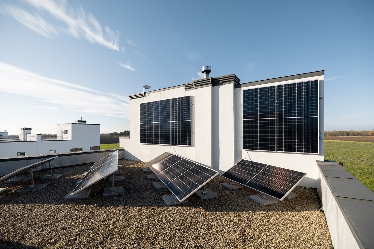 Reihenhaus mit Flachdach Solaranlage 9kWp Batteriespeicher 5kW